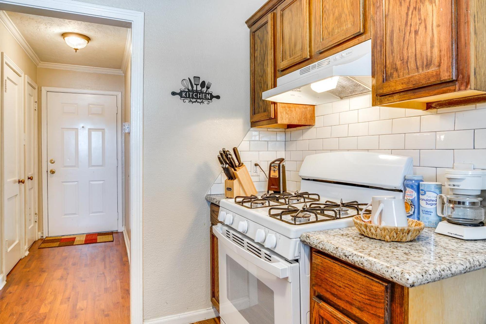 Cozy Lake Charles Apartment 2 Mi To Downtown Luaran gambar