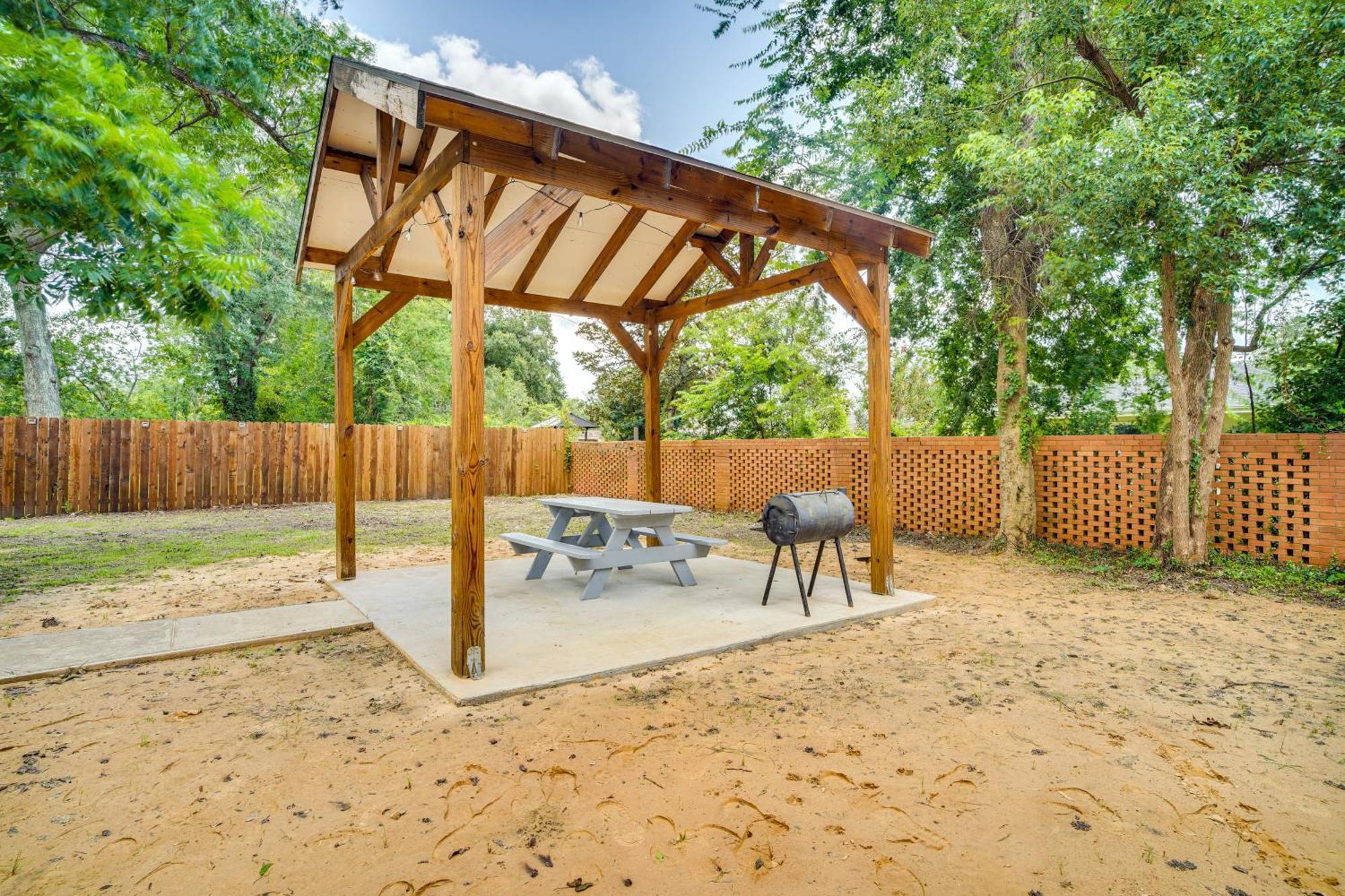 Cozy Lake Charles Apartment 2 Mi To Downtown Luaran gambar